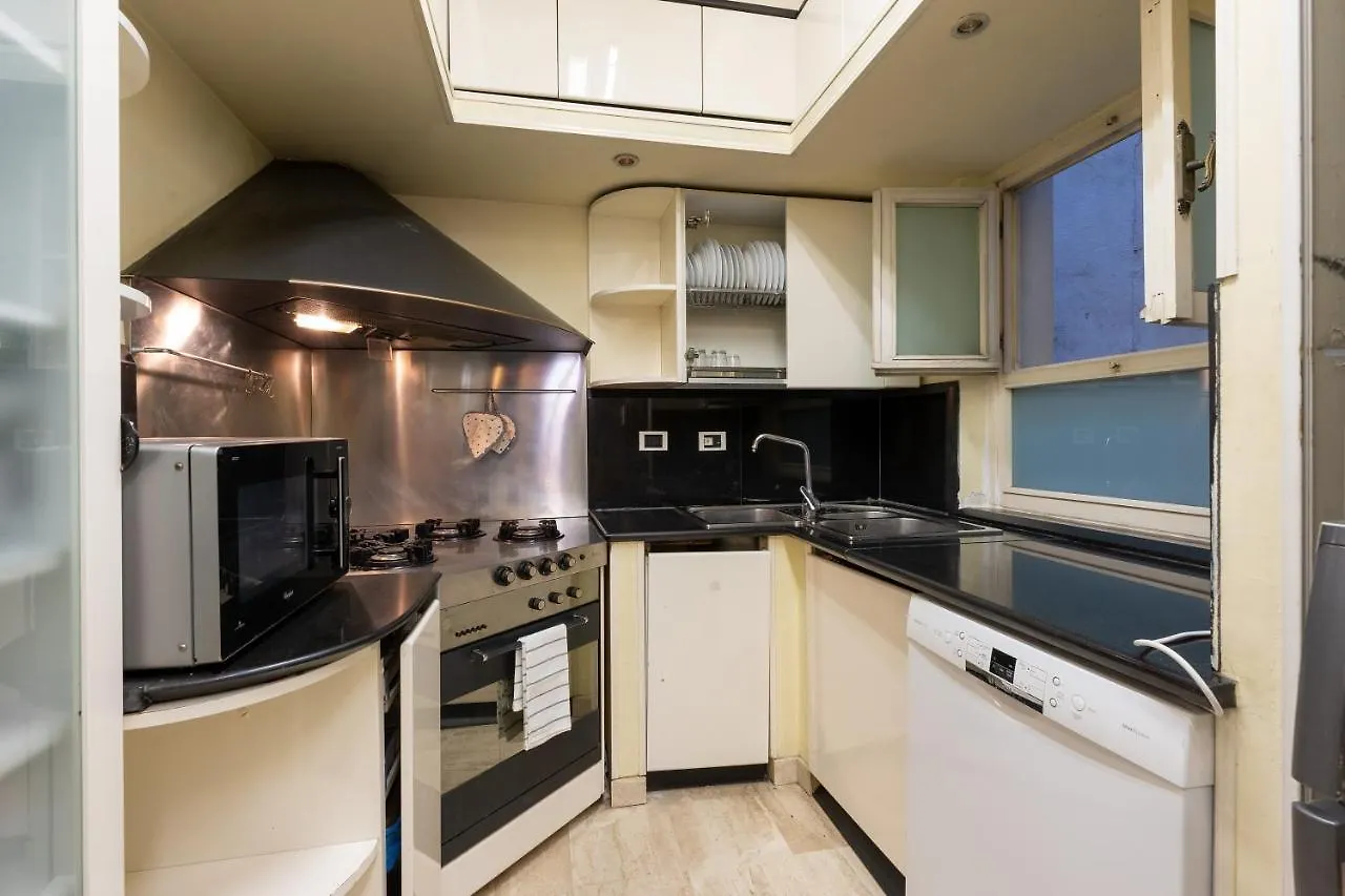 Esclusivo 150 Mq A 3 Minuti Da Piazza Navona Apartment Rome Italy